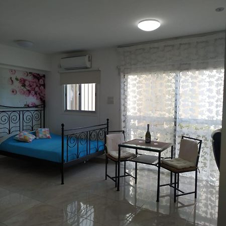 Stelia'S Seagate Studio Apt. ลาร์นาคา ภายนอก รูปภาพ