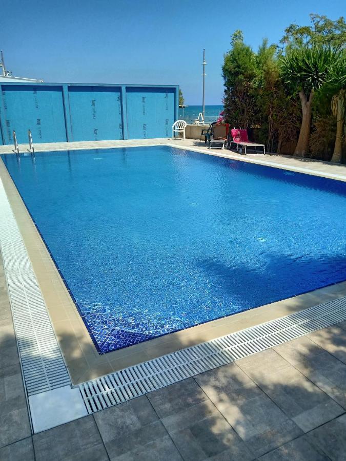 Stelia'S Seagate Studio Apt. ลาร์นาคา ภายนอก รูปภาพ