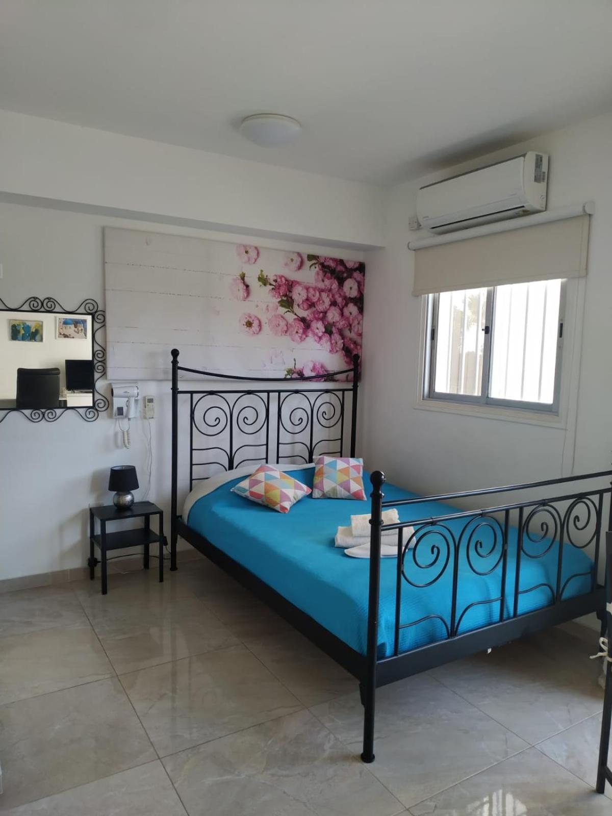 Stelia'S Seagate Studio Apt. ลาร์นาคา ภายนอก รูปภาพ
