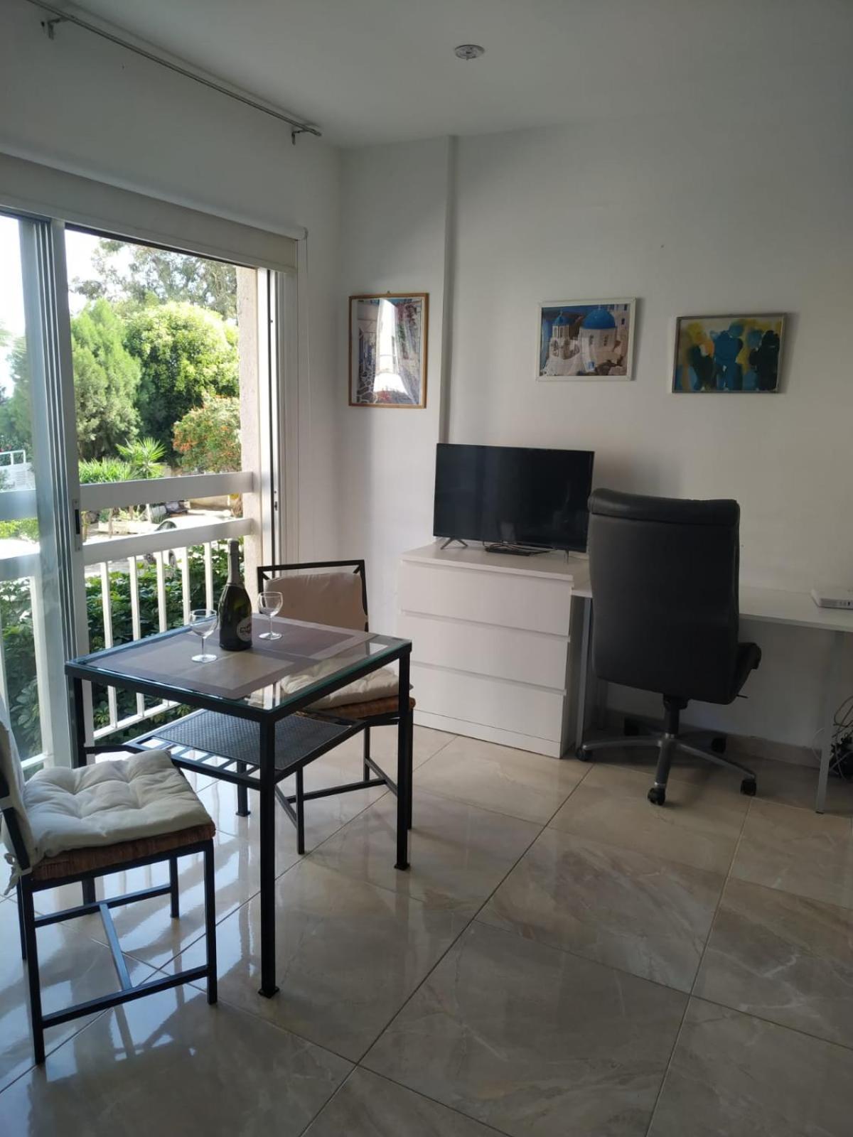 Stelia'S Seagate Studio Apt. ลาร์นาคา ภายนอก รูปภาพ